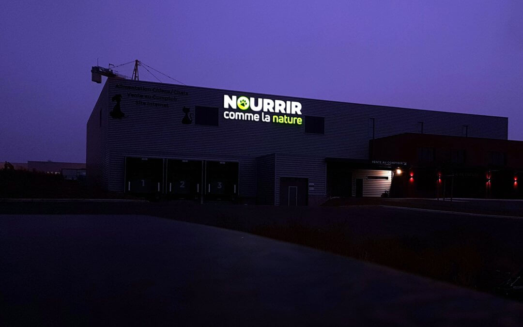 Enseignes lumineuses led pour Nourrir Comme La Nature Mornant